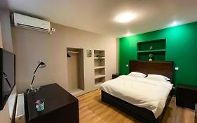 Cool Flat With Hot Tub In The Old Town