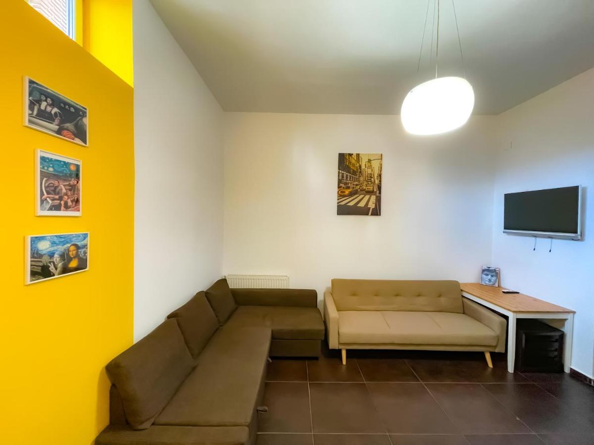 Cool Flat With Hot Tub In The Old Town Appartamento Bucarest Esterno foto