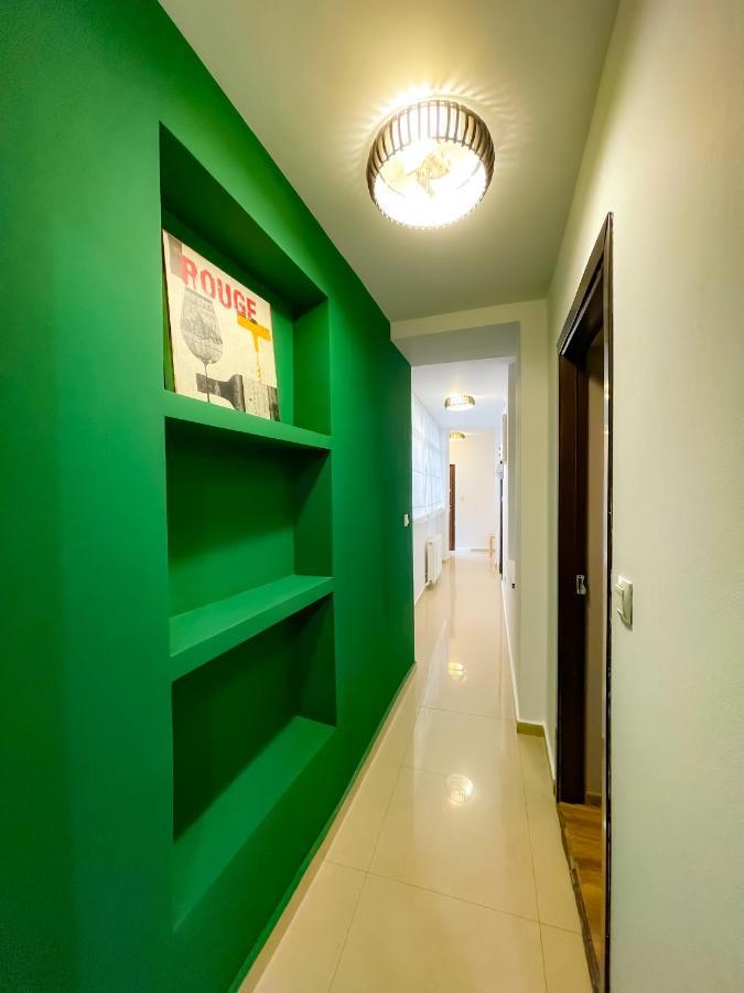 Cool Flat With Hot Tub In The Old Town Appartamento Bucarest Esterno foto