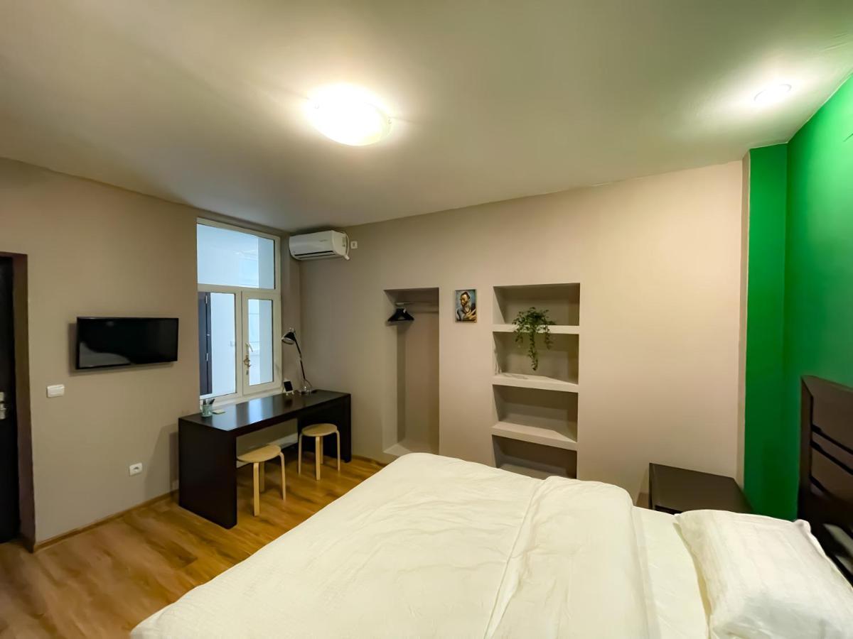 Cool Flat With Hot Tub In The Old Town Appartamento Bucarest Esterno foto
